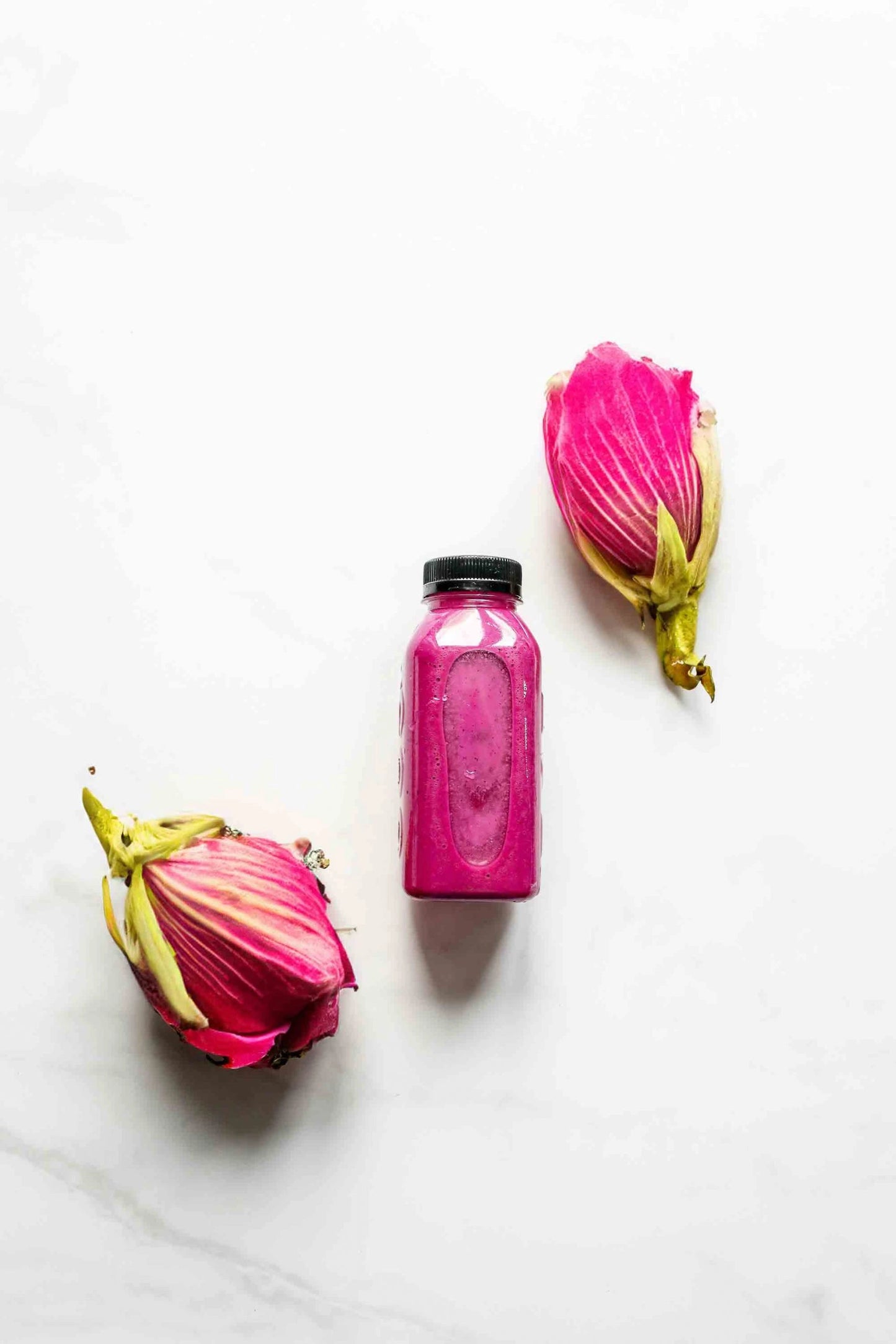 Batido de mora hecho con fruta liofilizada, una bebida saludable y refrescante con el sabor natural de la mora