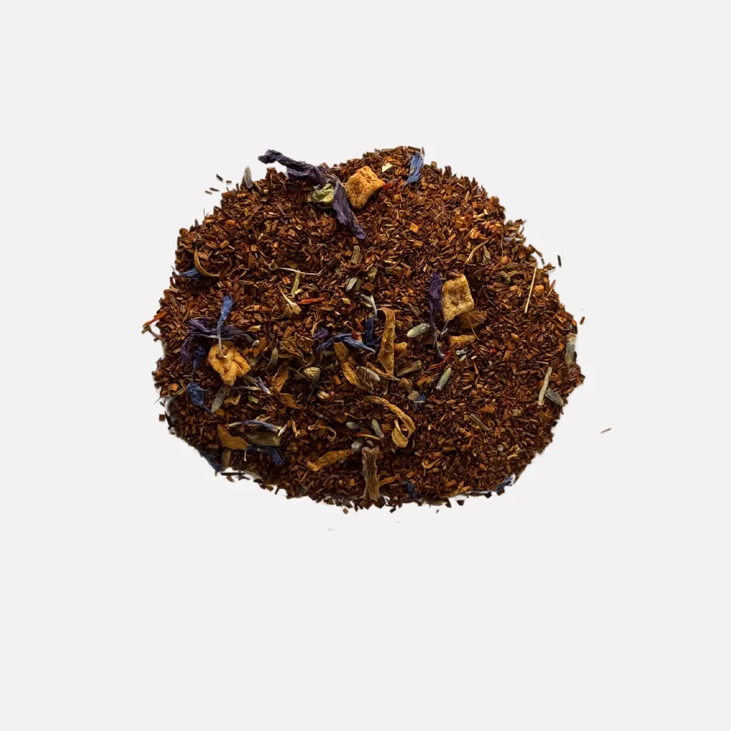 Majestic Rooibos, té sin cafeína con notas de manzana y canela, ideal para disfrutar relajadamente a cualquier hora del día, especialmente por la noche